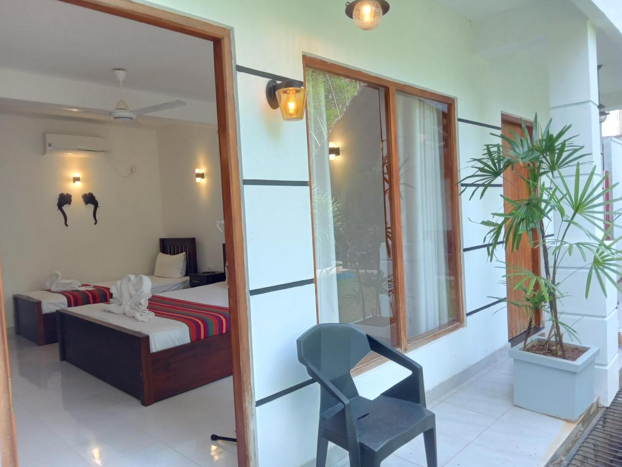 White Rose Safari Home Stay Udawalawe Εξωτερικό φωτογραφία